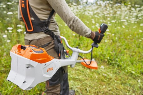 Przejdź do produktu STIHL FSA 135 Kosa akumulatorowa, bez akumulatora i ładowarki