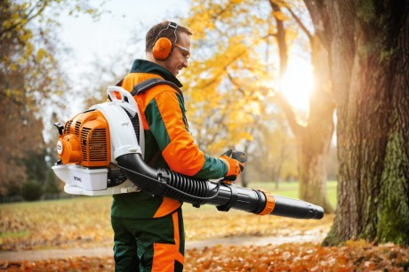 Przejdź do produktu STIHL BR 450  Dmuchawa plecakowa