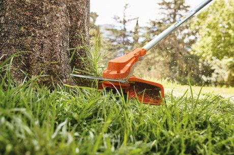 Przejdź do produktu STIHL FSA 60 R Kosa akumulatorowa, zestaw z AK 20 i AL 101 